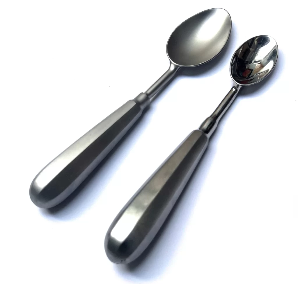 Quenelle spoon